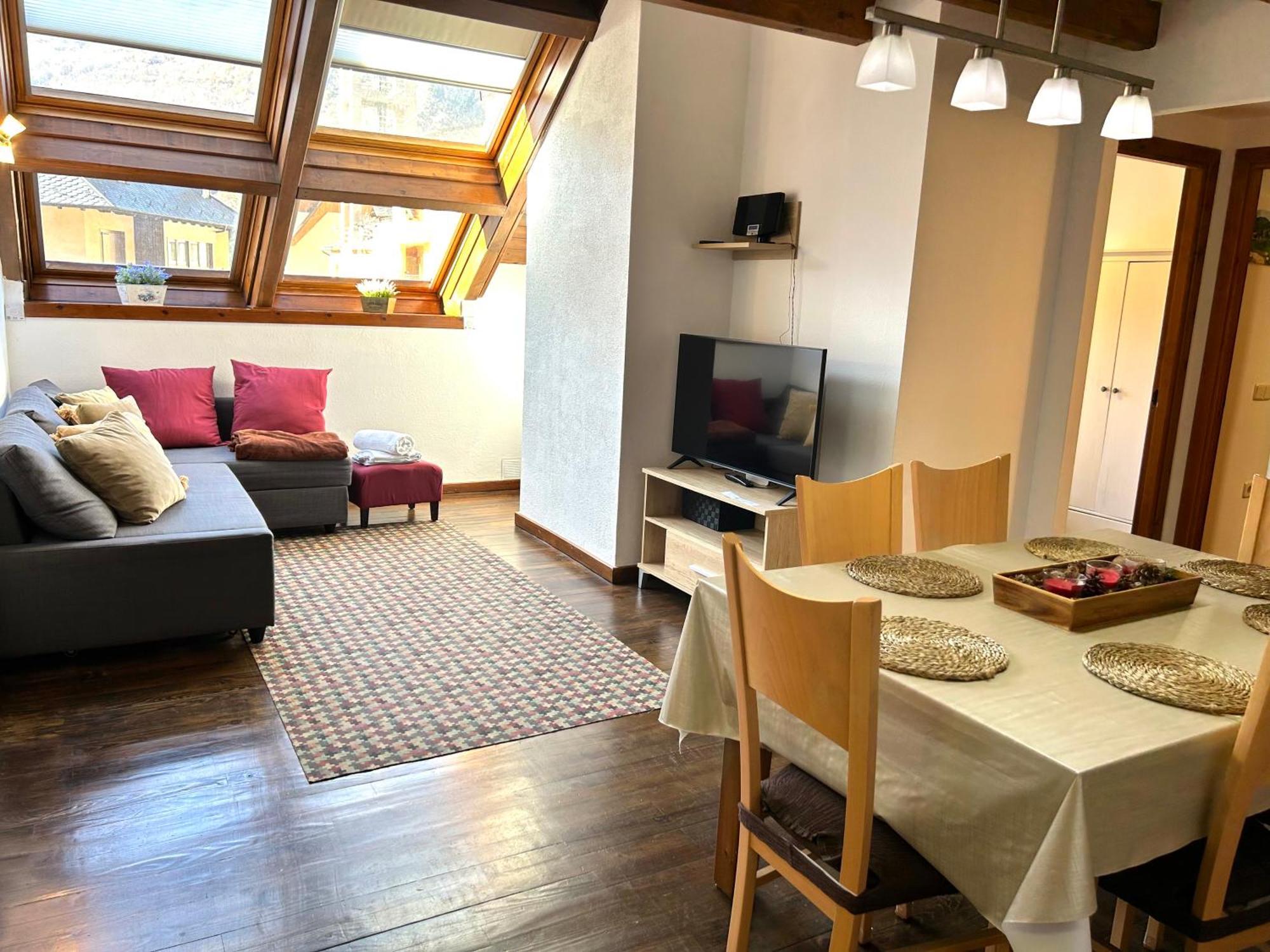 Esterri Ideal Familias O Grupos Con Wifi Apartment